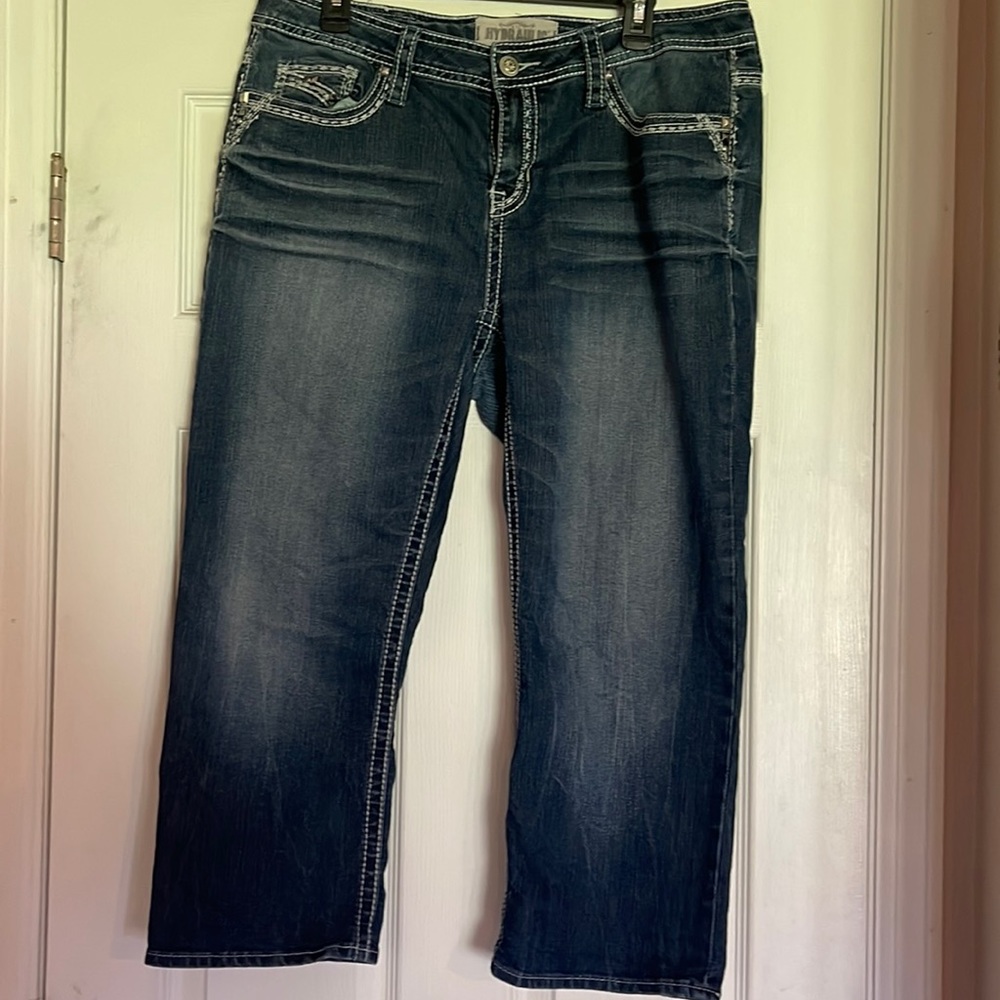 Hydraulic “Bailey” denim capri pants. Size 16
